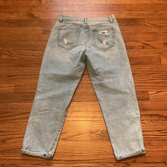 Forever 21 light washed blue ripped jeans - Picture 7 of 8